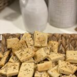 Crackers senza lievito al timo Crackers senza lievito al timo