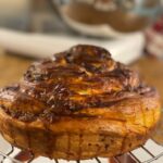Cruffin con cipolla caramellata